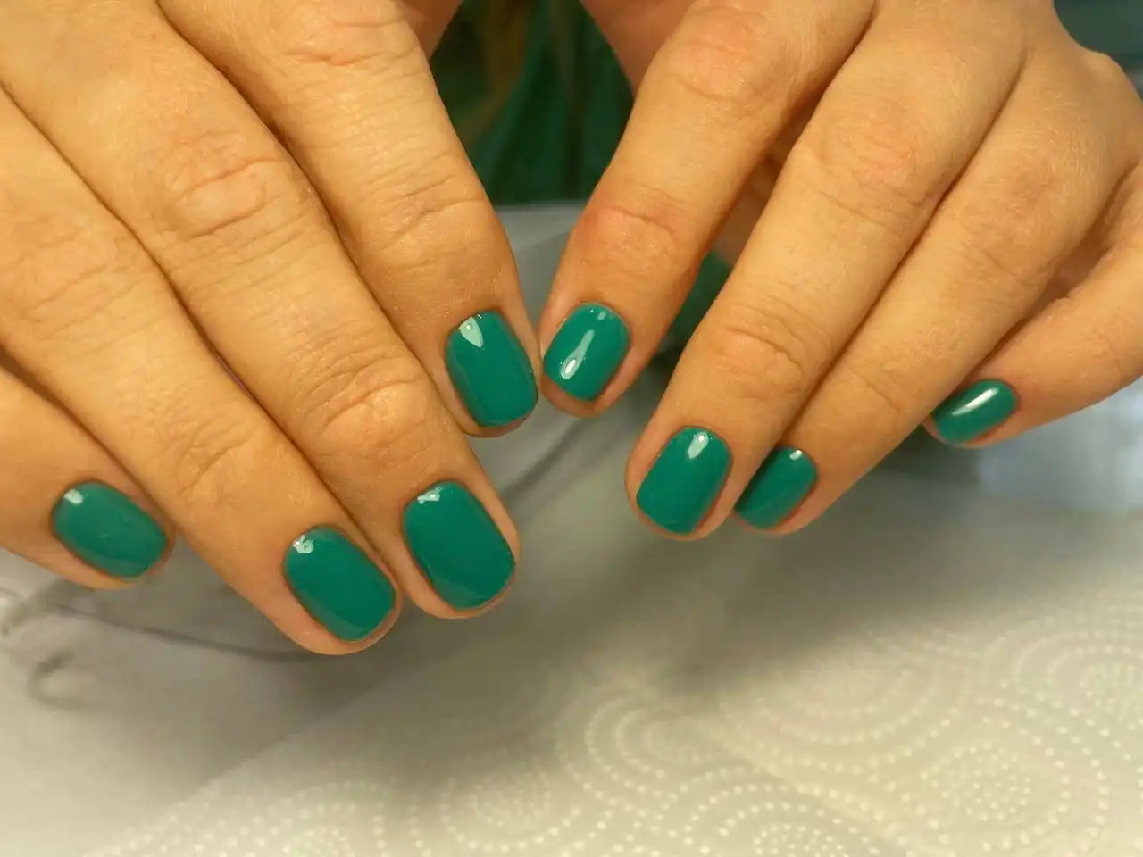 Ищу модель для отработки маникюра