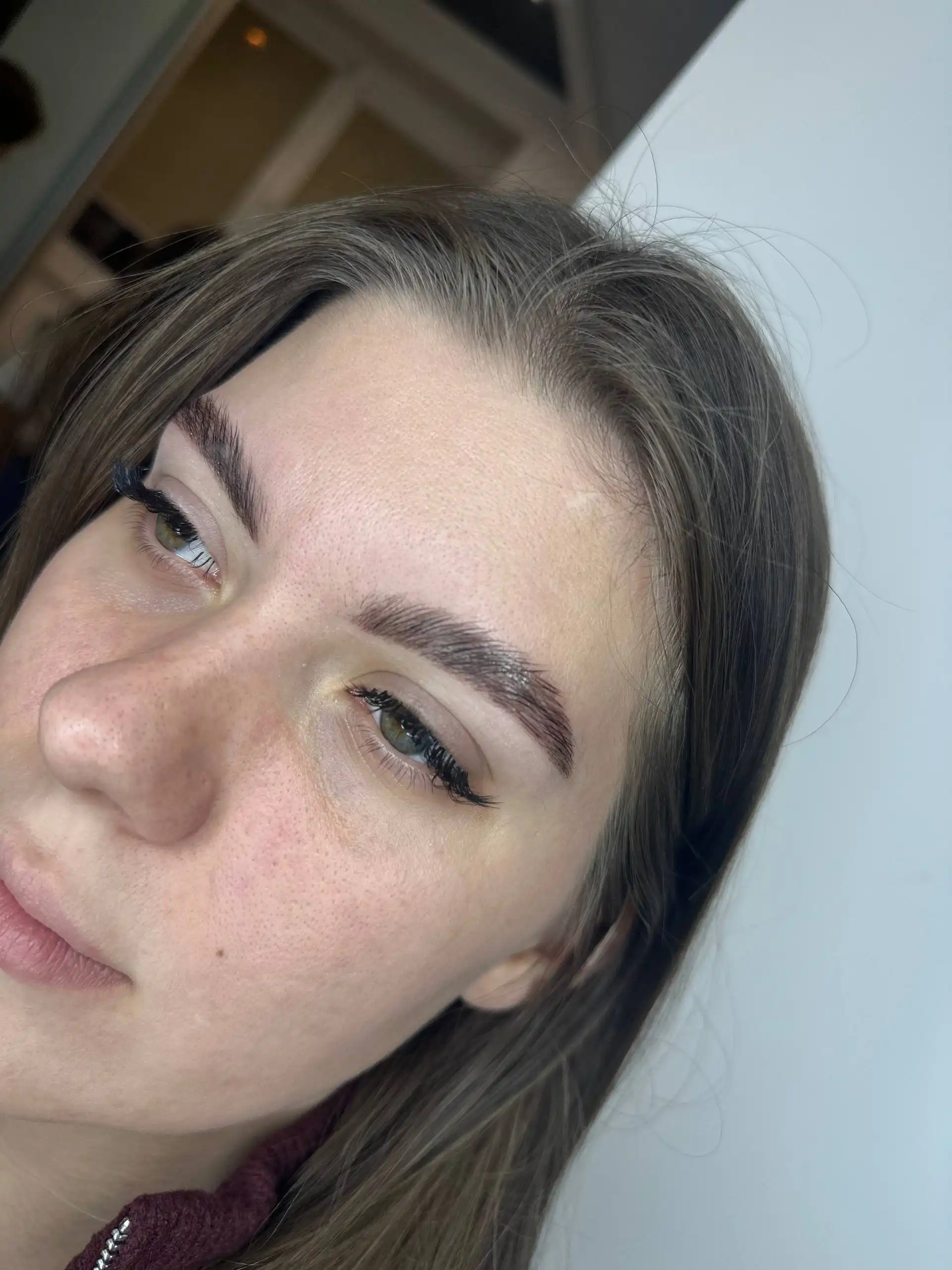 Услуги по оформлению и ламинированию бровей в Красноярске