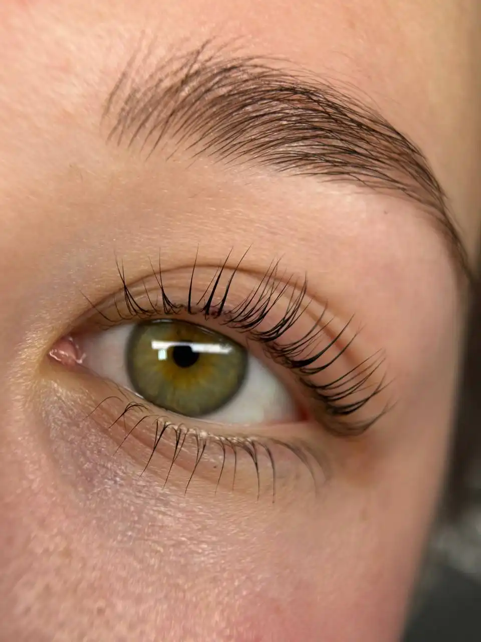 Услуги мастера по наращиванию и ламинированию ресниц