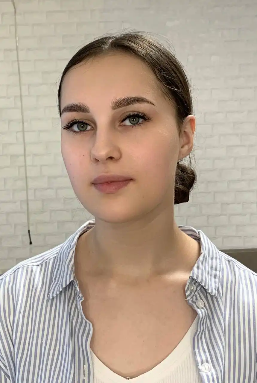 Услуги по оформлению бровей и ламинированию ресниц в Красноярске