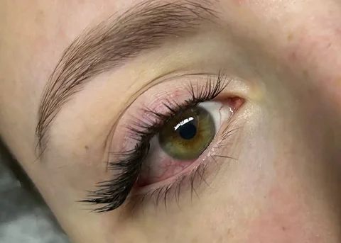 Наращивание ресниц со скидкой в декабре - Услуги в Красноярск