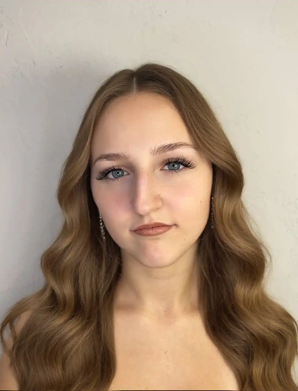 Наращивание и ламинирование ресниц перед Новым годом