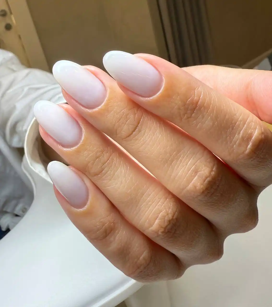 Услуги маникюра и наращивания ногтей в Красноярске