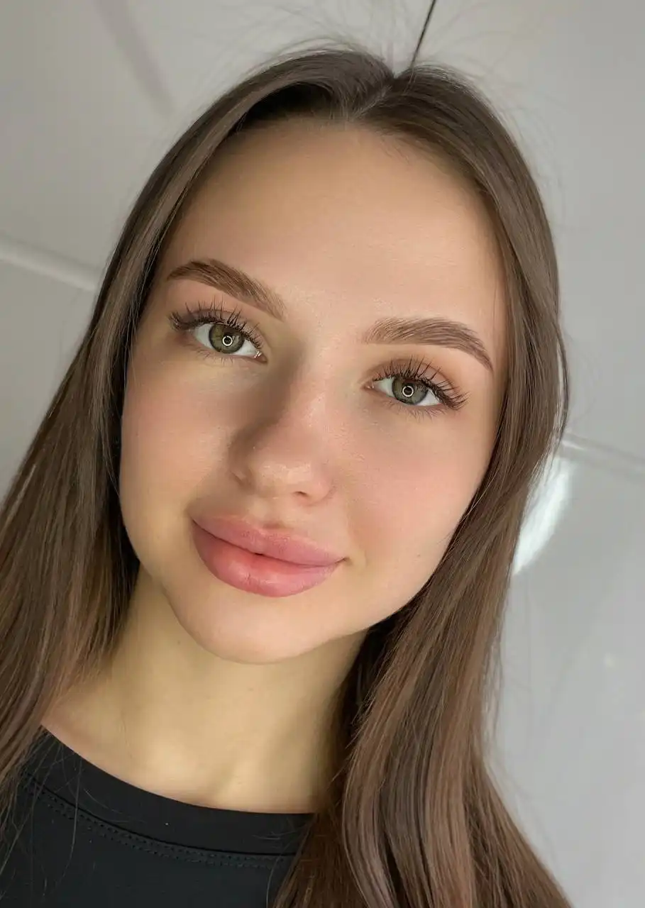 Ламинирование ресниц и коррекция бровей к Новому году