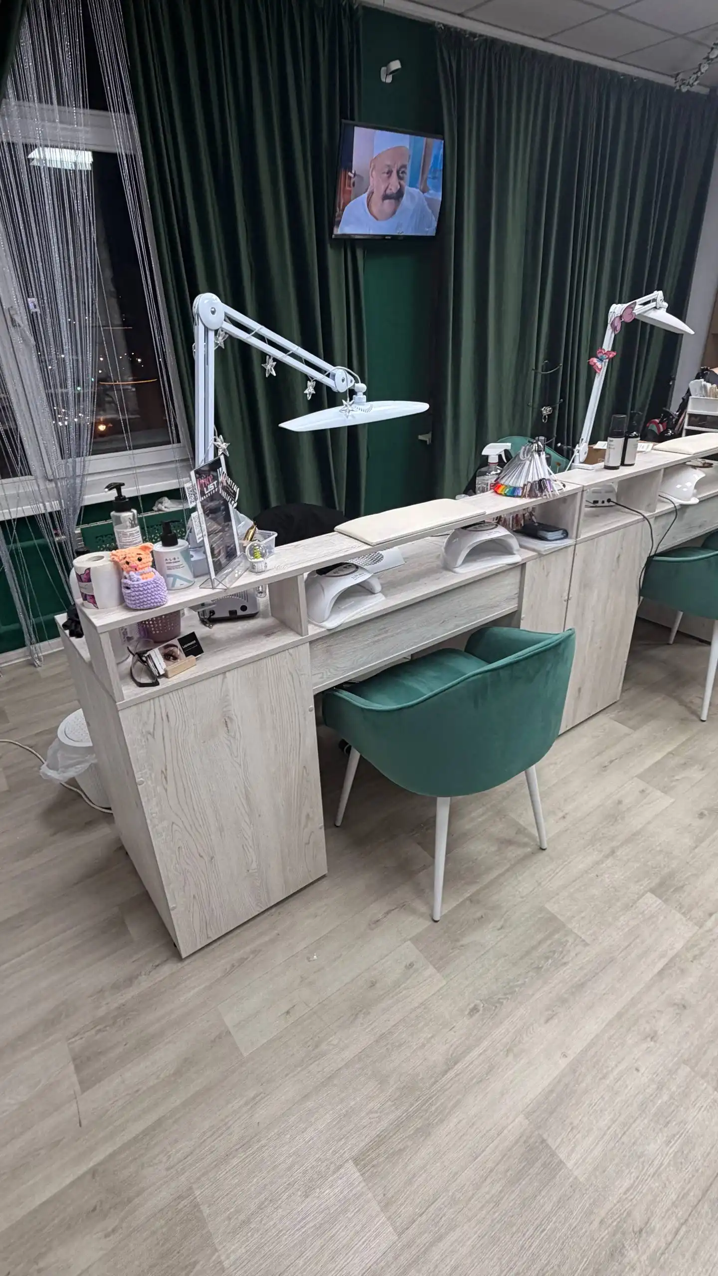 Распродажа профессионального оборудования для маникюра и педикюра