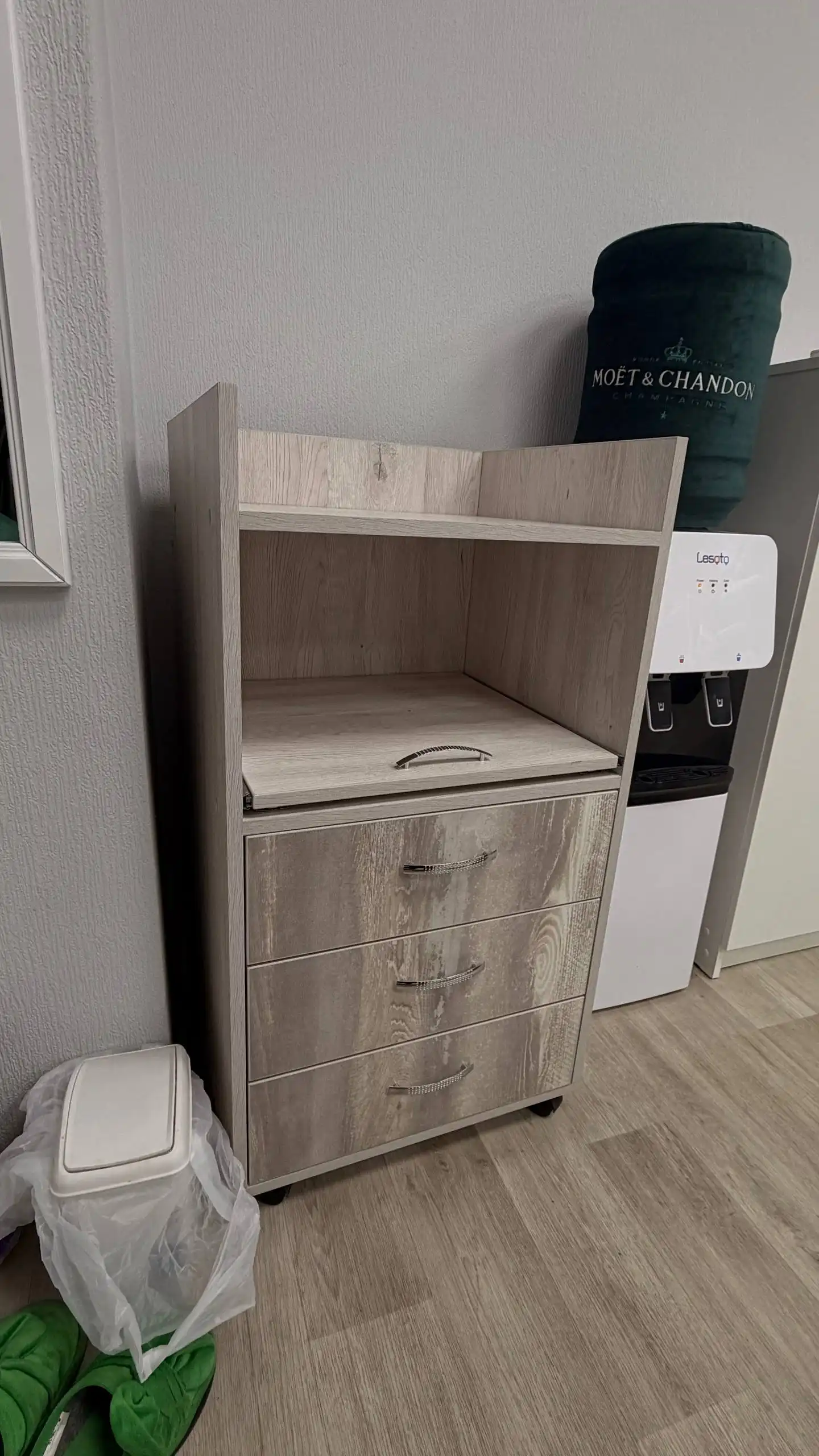 Распродажа профессионального оборудования для маникюра и педикюра