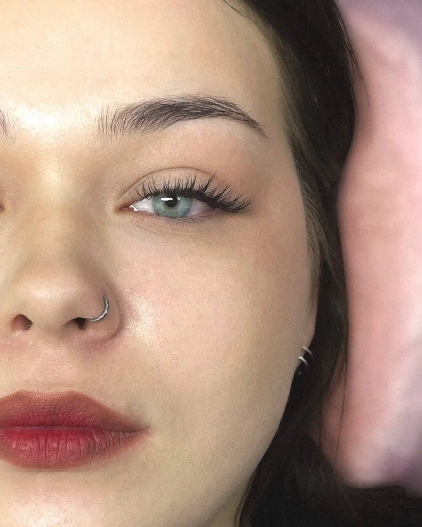 Наращивание ресниц в студии красоты