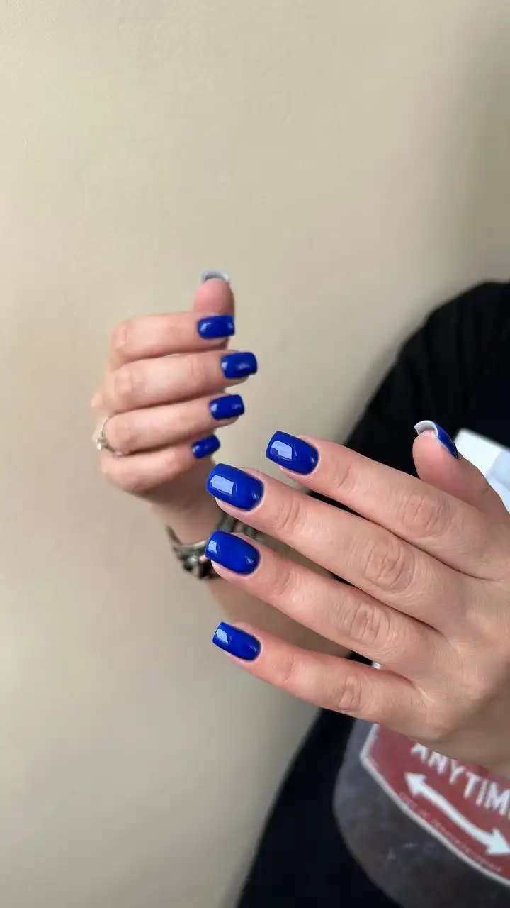 Модель на маникюр с покрытием