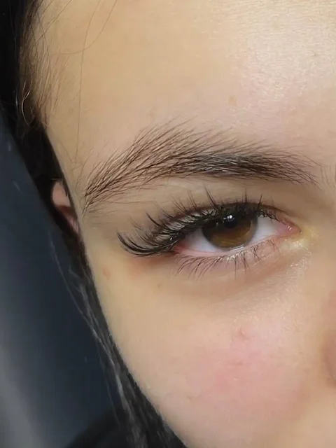 Наращивание ресниц от начинающего мастера Виктории - частное объявление в Красноярск