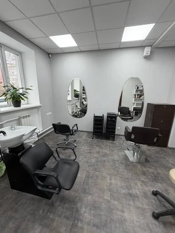 Сдам два рабочих места в салоне красоты - Бытовые услуги в Красноярск