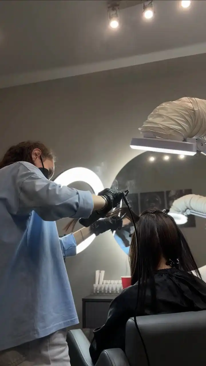 Мастер по реконструкции волос ищет моделей - Парикмахерские услуги (Услуги) в Красноярск