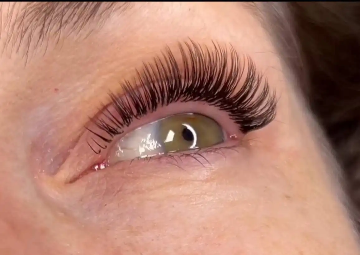 Услуги макияжа с мокрым эффектом, эффектом Лами и стрелочкой в St.MARUSYA - Макияж (Красота и здоровье) в Красноярск