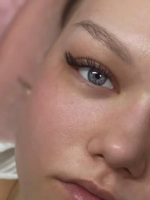 Процедуры наращивания и ламинирования ресниц в салоне красоты - Похудение в Красноярск