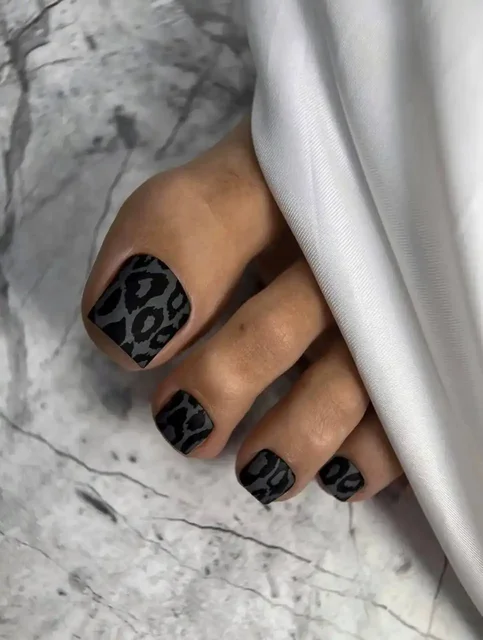 Требуется модель на педикюр с плёнками - Туры и экскурсии в Красноярск