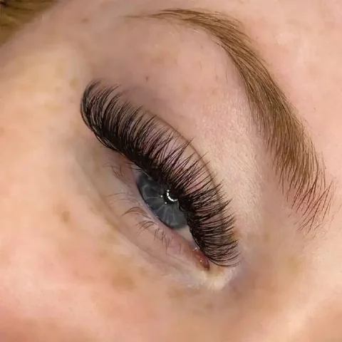 Наращивание ресниц в Кировском районе - Туры и экскурсии в Красноярск