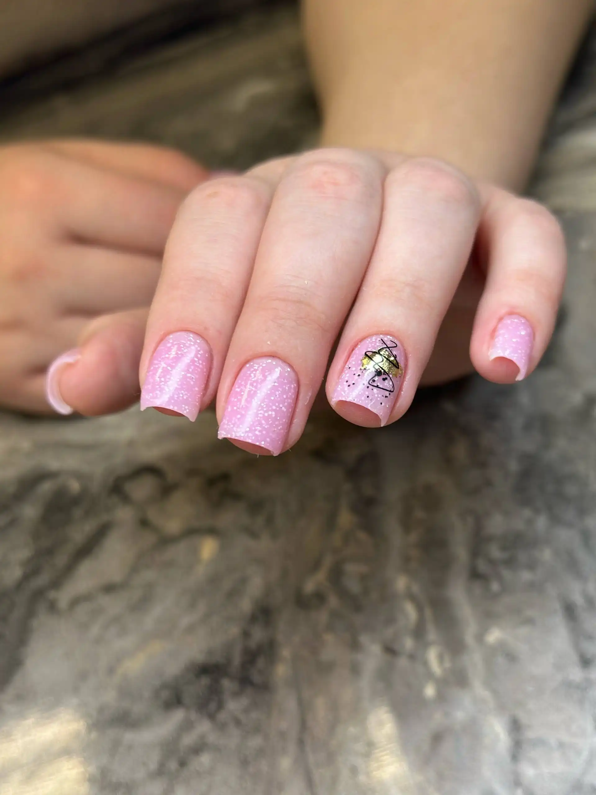 Мастер по маникюру и педикюру ищет моделей для портфолио - Красота и здоровье (Услуги) в Красноярск