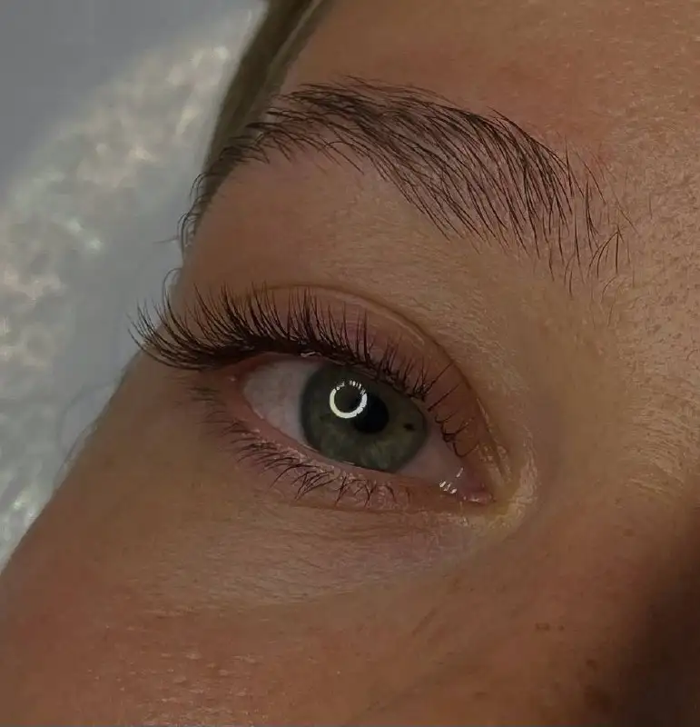 Поиск модели для классического наращивания ресниц - Обучение (Услуги) в Красноярск