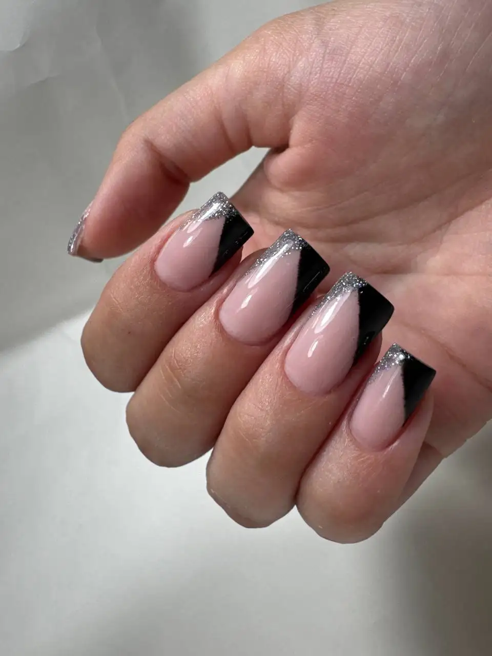 Маникюр и педикюр в Красноярске - Красота и уход (Услуги) в Красноярск