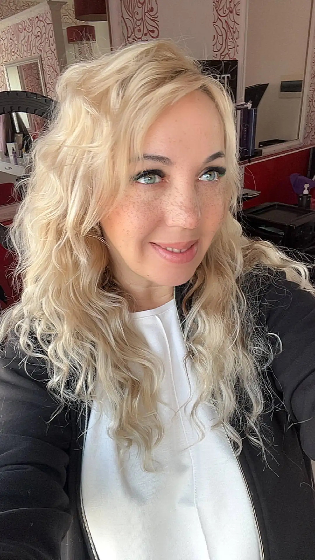 Услуги салона красоты Impress в Красноярске - Парикмахерские услуги (Красота и здоровье) в Красноярск