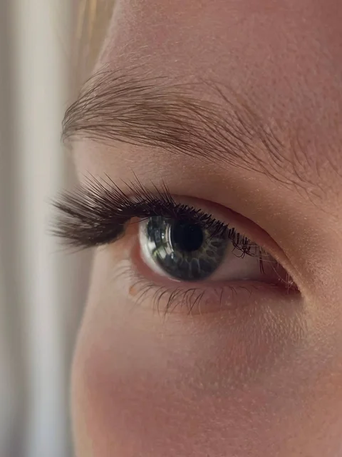 Профессиональное наращивание и ламинирование ресниц от мастера Дарьи - Медицинские консультации в Красноярск