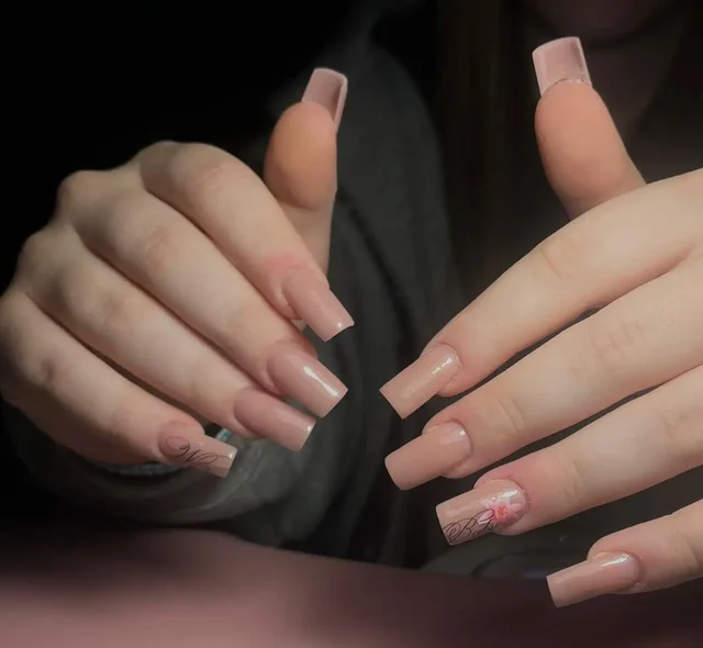 Услуги маникюра в Красноярске - Медицинские консультации в Красноярск