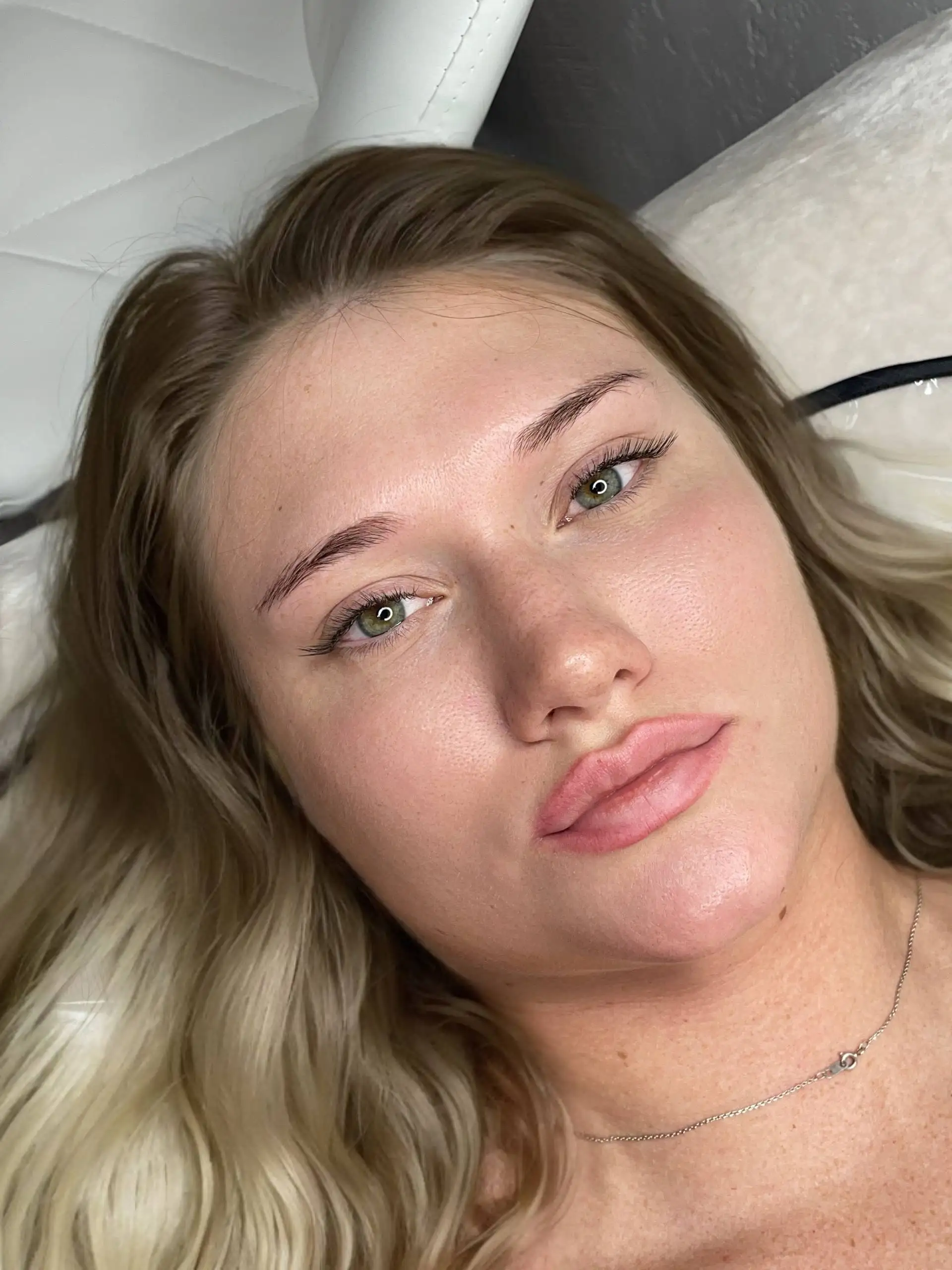 Поиск моделей для ламинирования и наращивания ресниц - Красота (Услуги) в Красноярск