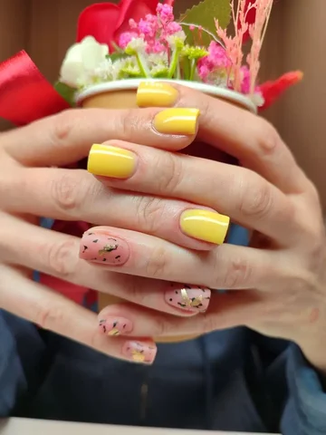 Услуги маникюра и наращивания ногтей в Красноярске - Веб-дизайн в Красноярск