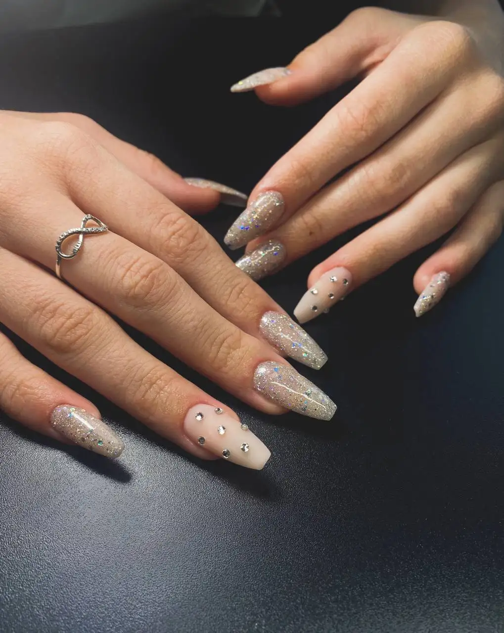 Мастер маникюра ищет моделей для портфолио - Маникюр (Услуги) в Красноярск