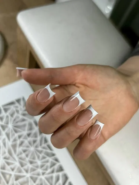 Модель на курс по маникюру - Бьюти-услуги в Красноярск