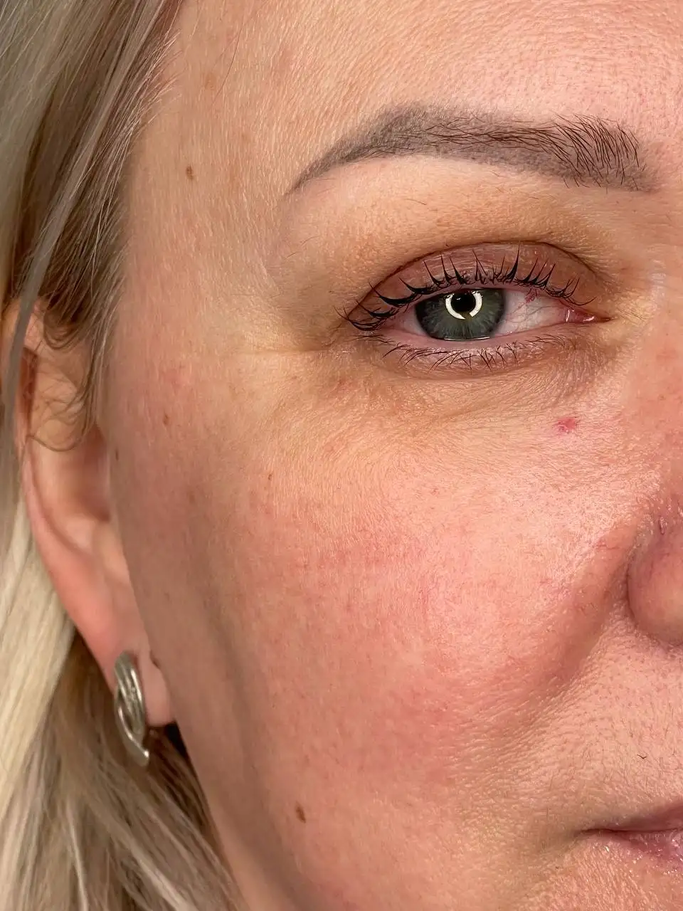 Мастер по бровям и ламинированию ресниц в Красноярске - Красота (Услуги) в Красноярск