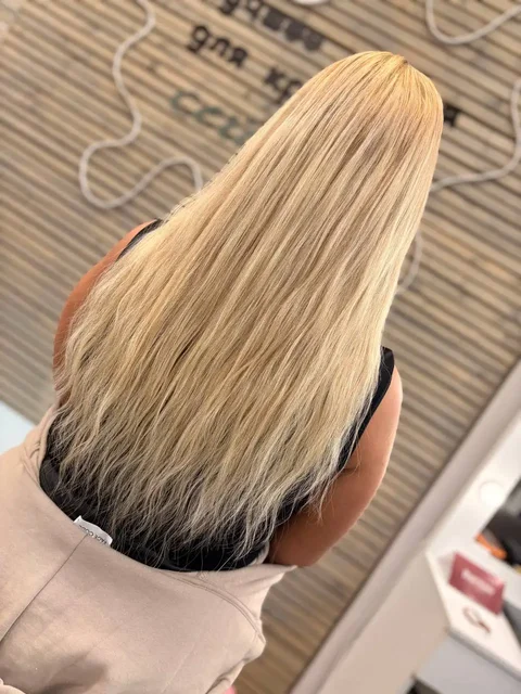 Ищу моделей на наращивание волос для портфолио - Налоговые консультации в Красноярск