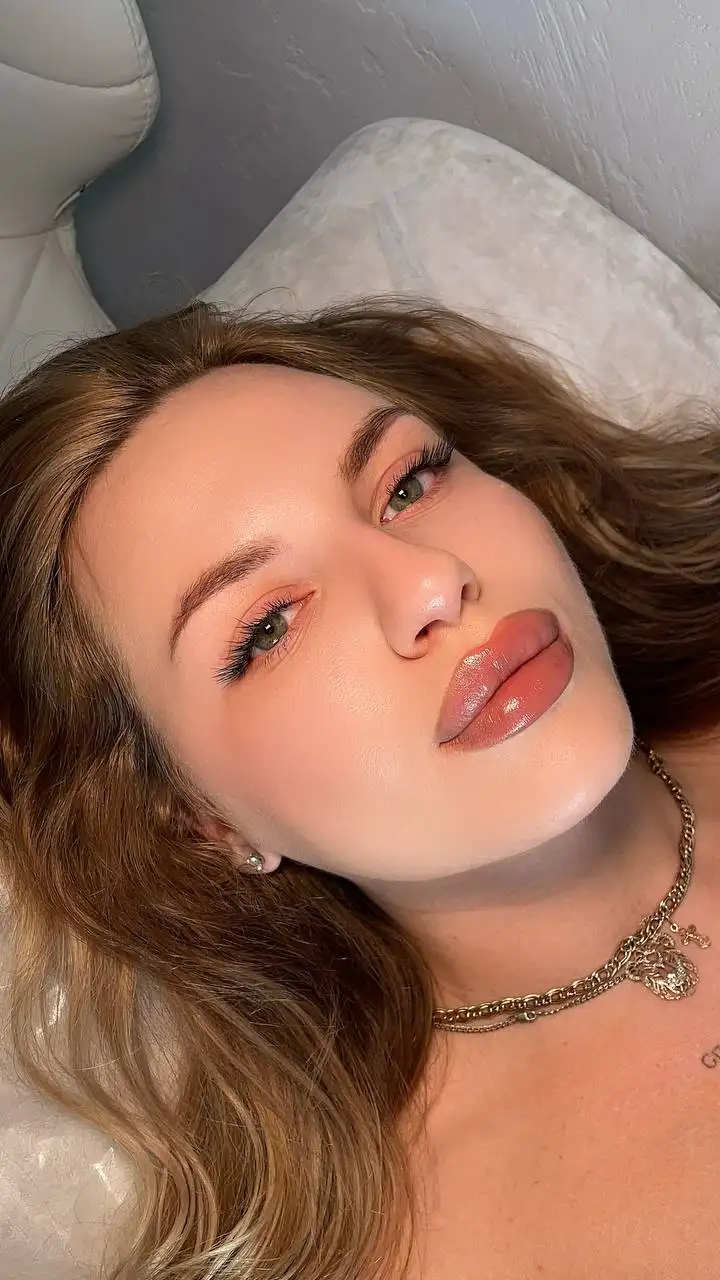 Поиск моделей для ламинирования и наращивания ресниц - Красота (Услуги) в Красноярск