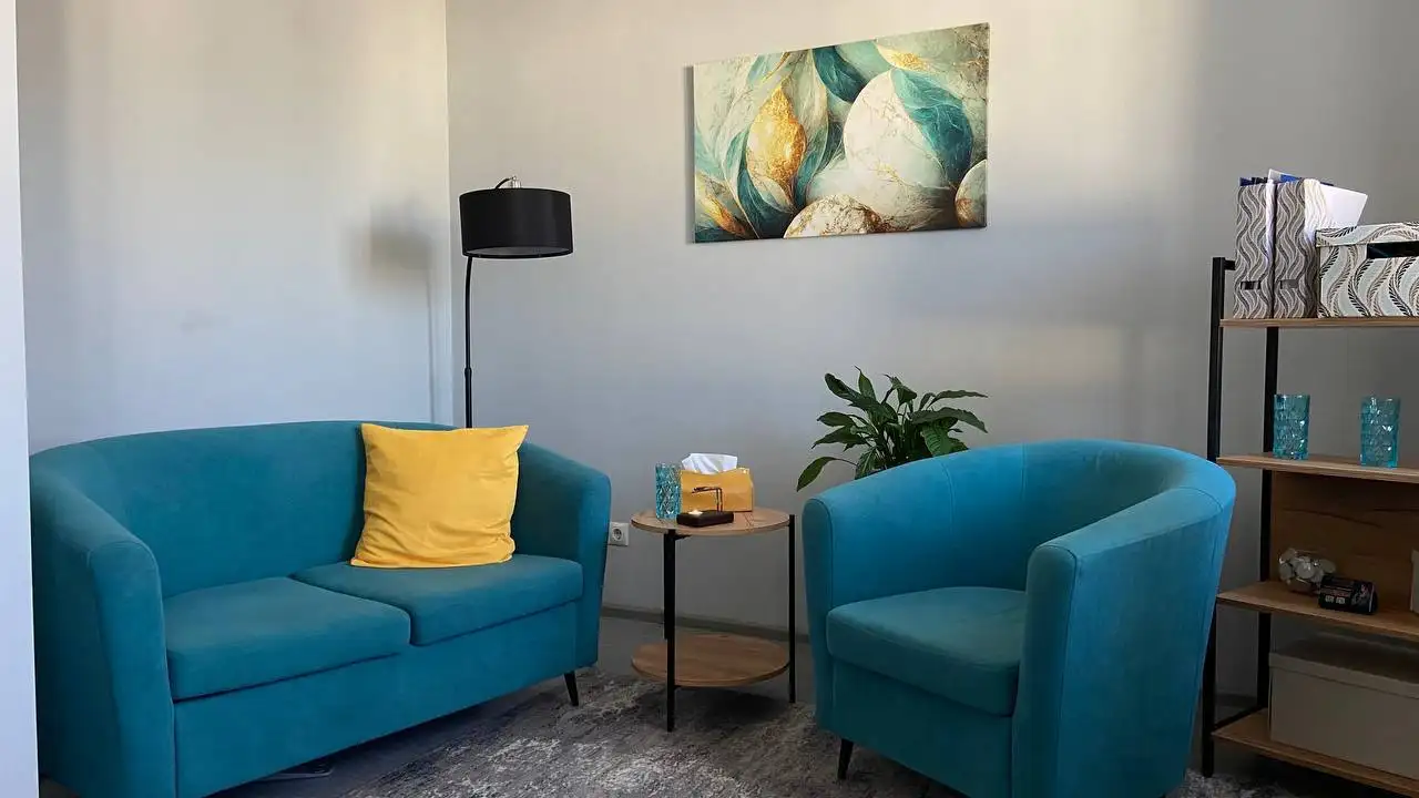 Кабинет для аренды на Свободном - Аренда помещений (Услуги) в Красноярск