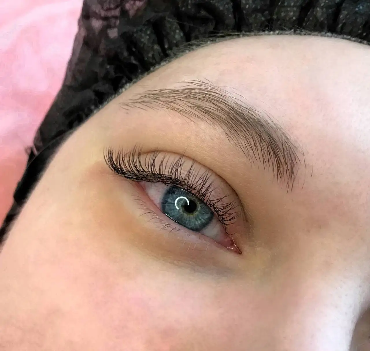 Приглашение к новому мастеру в студию LashStore - Услуги в Красноярск