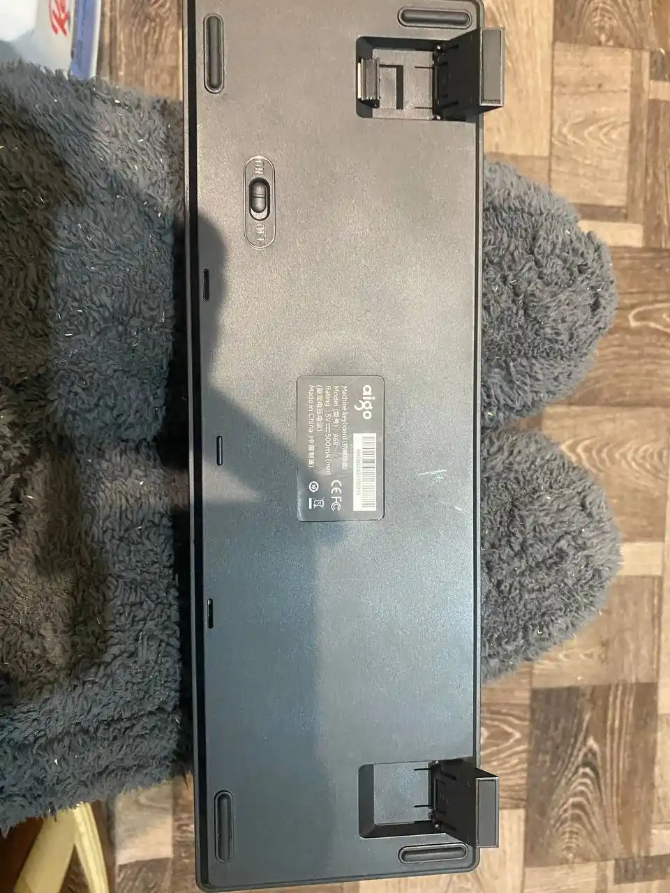 Механическая клавиатура с желтыми свечами