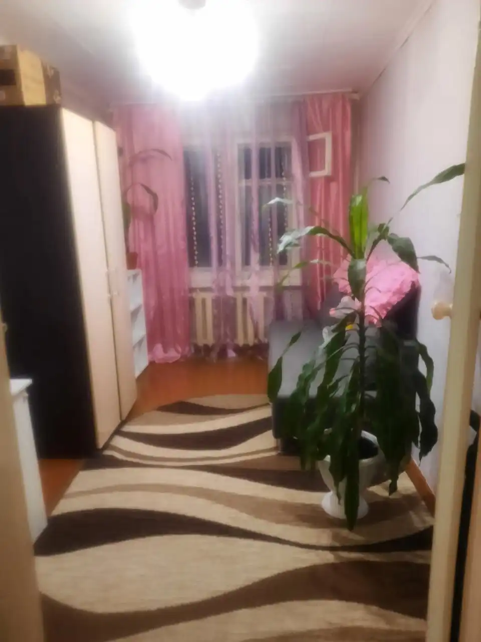 Сдается комната на подселение в трехкомнатной квартире