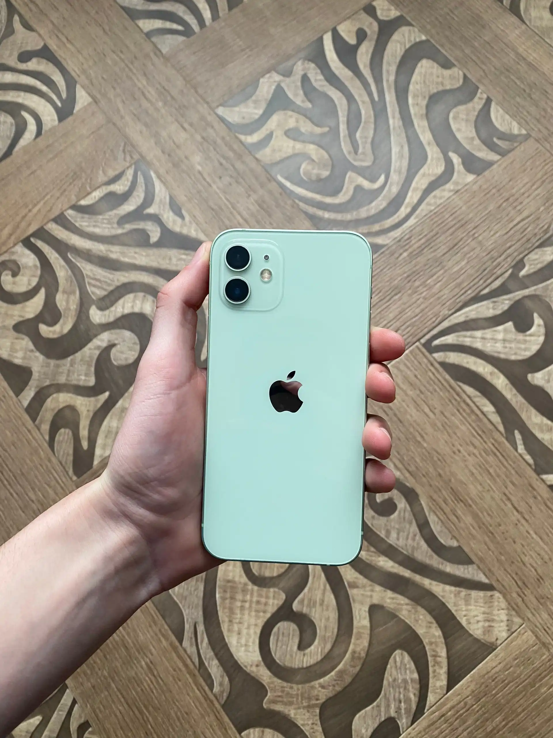 Продам iPhone 12 64ГБ