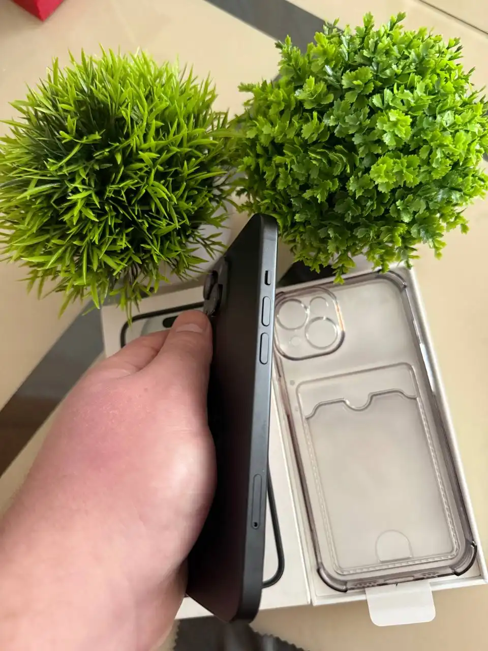 Продам iPhone 15 128ГБ Black в хорошем состоянии