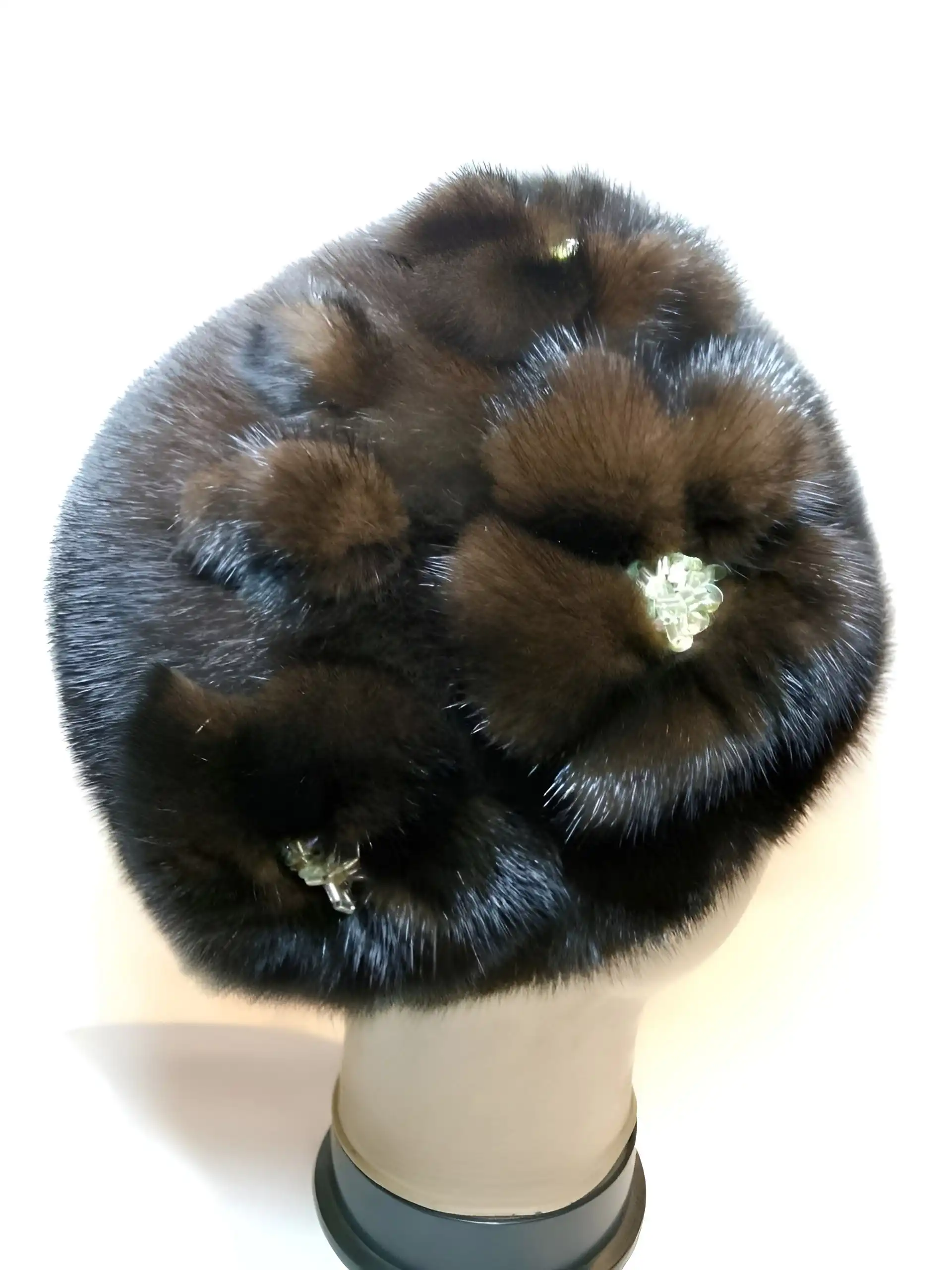 Берет и варежки из меха норки 57 размер