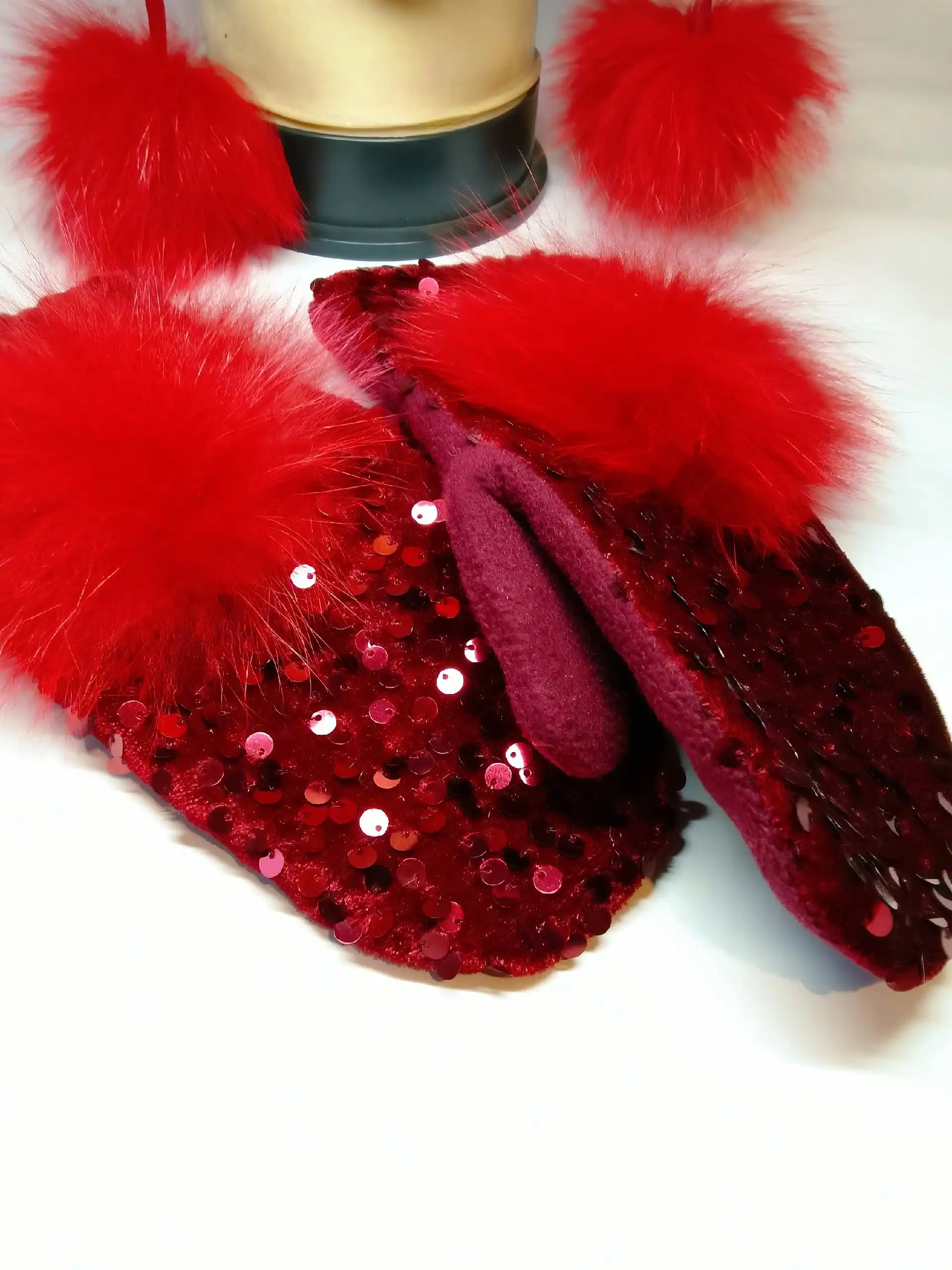 Детские шапочки и ушанки с пайетками