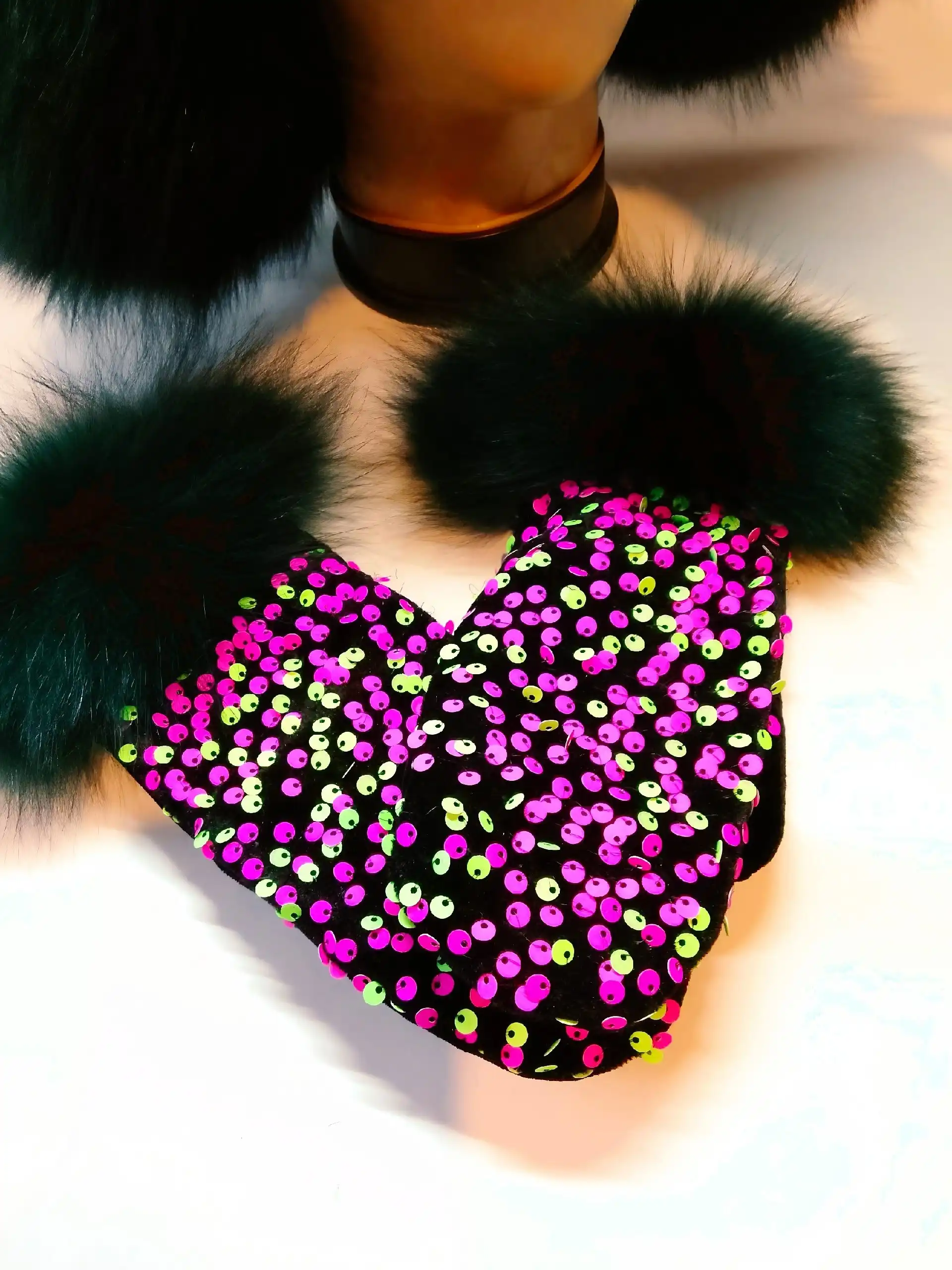 Детские шапочки и ушанки с пайетками