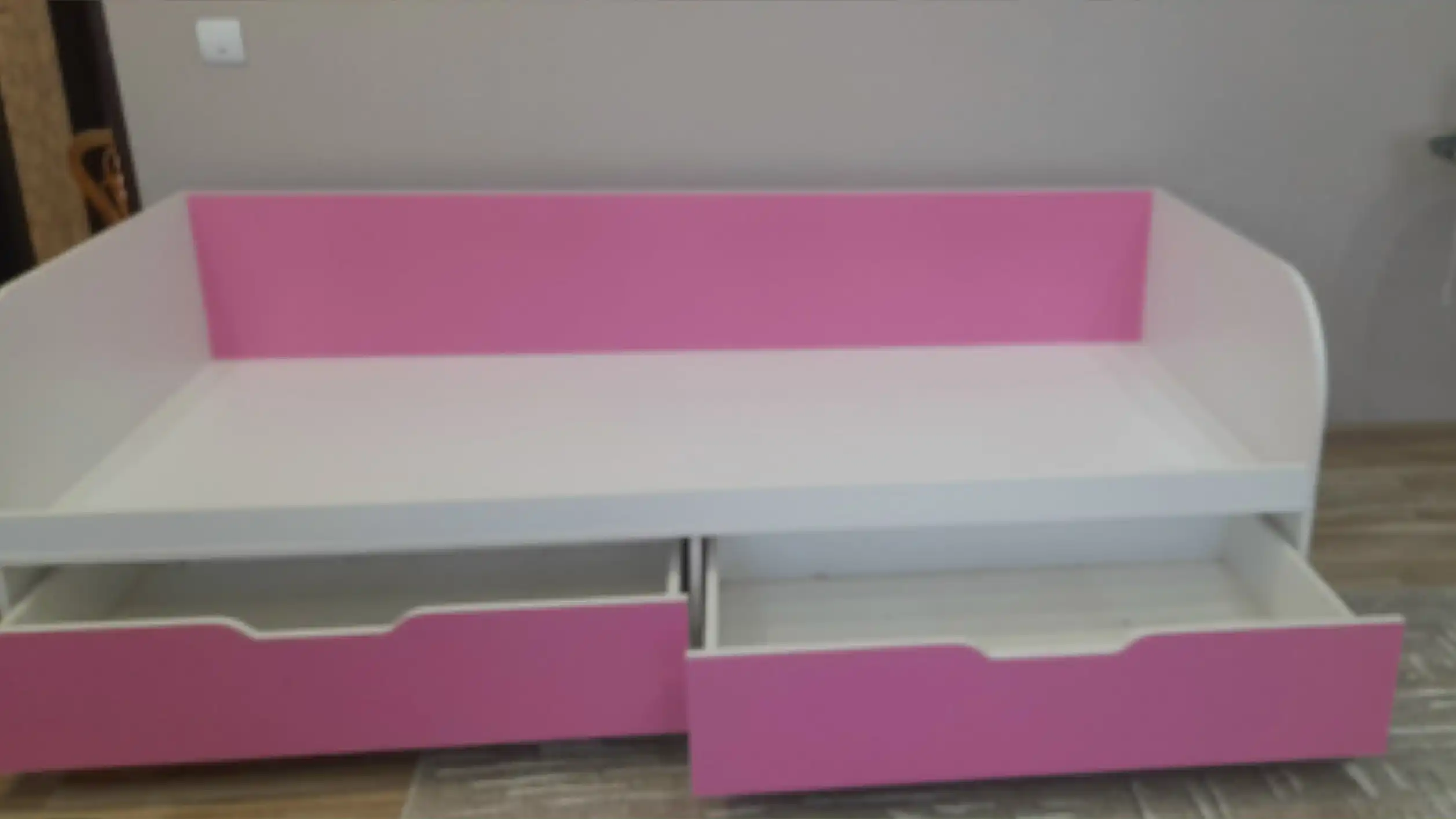 Продам кровать 1.5 спальня