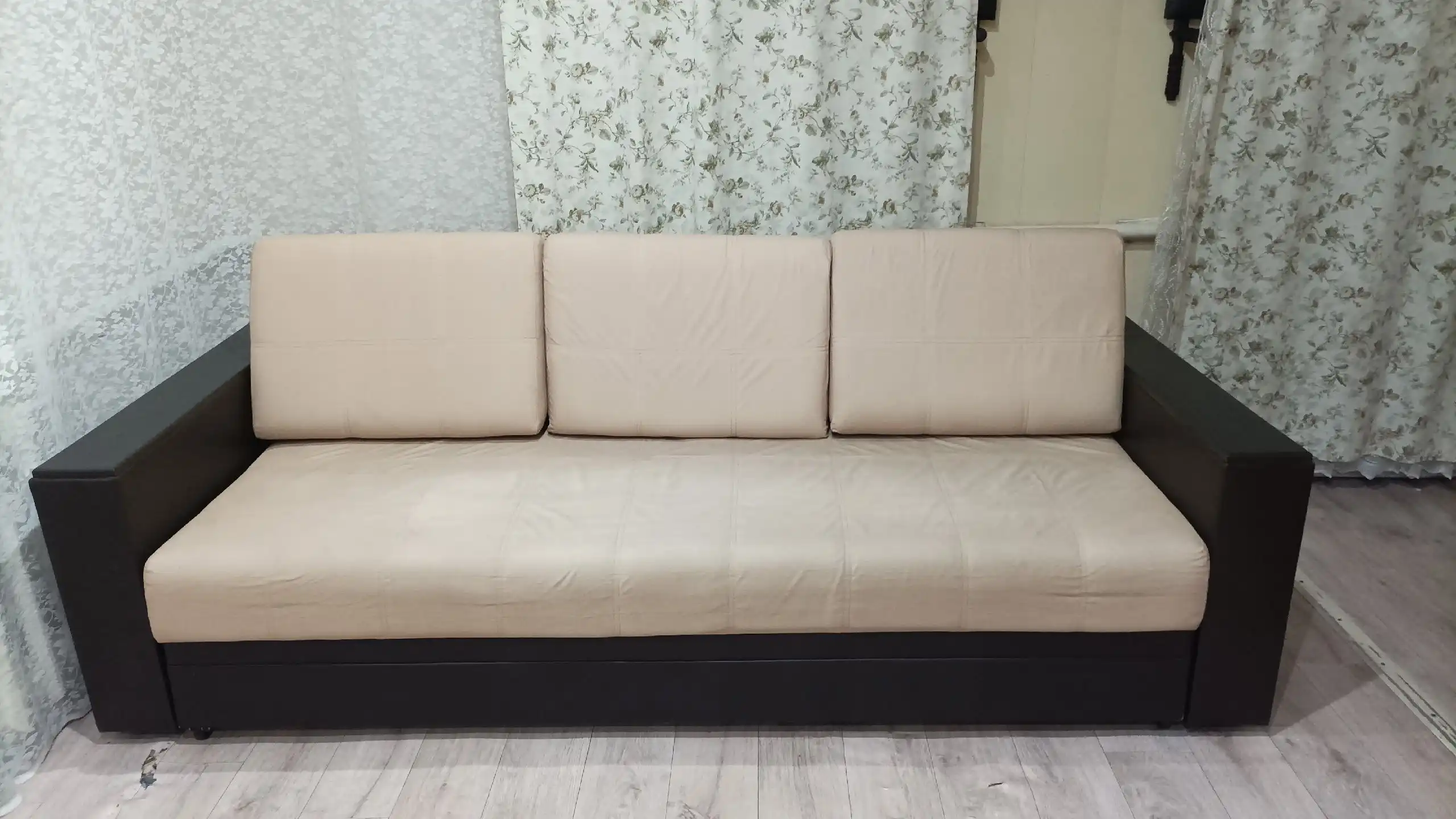 Продам диван после химчистки