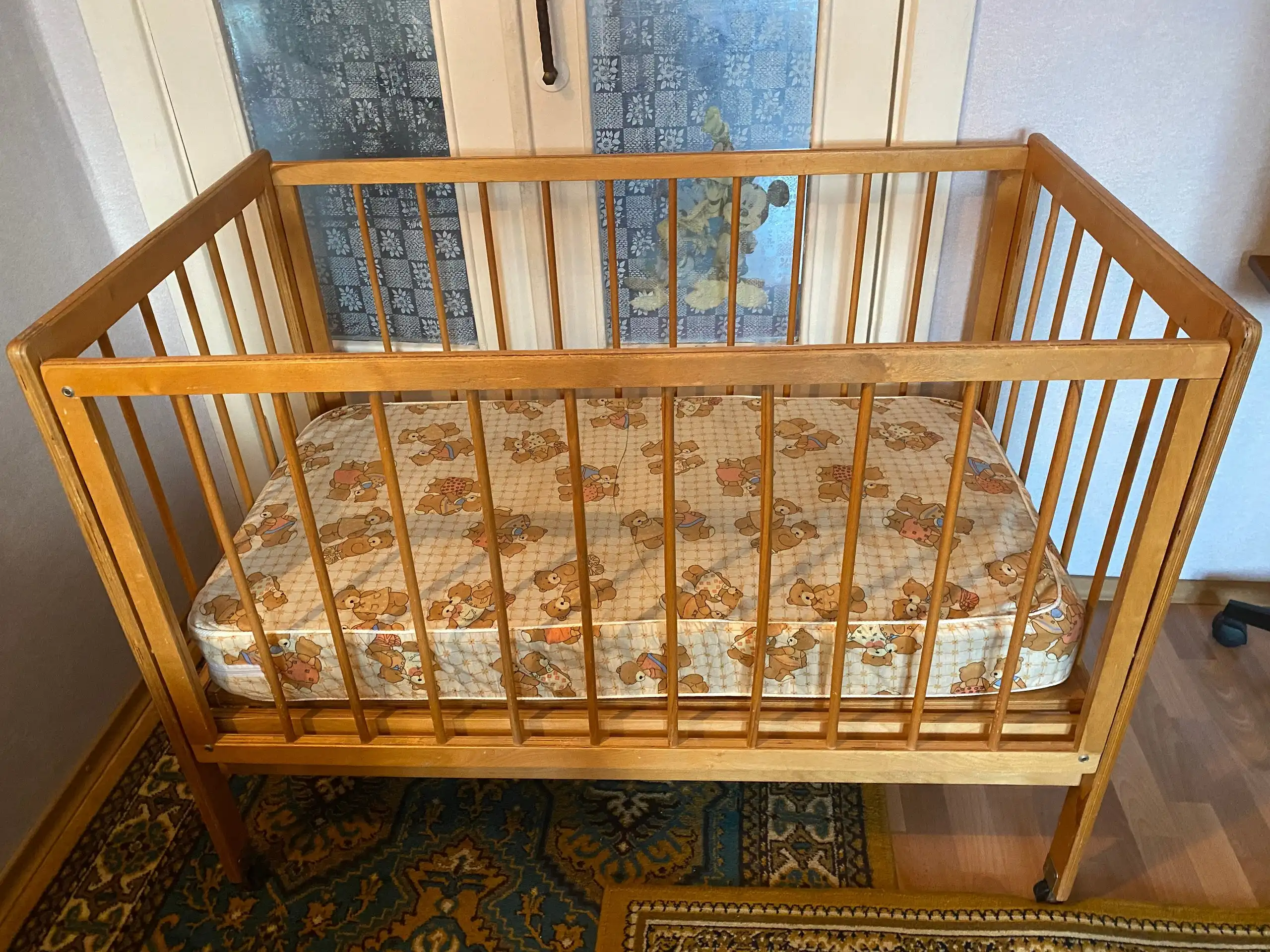 Детская кровать с матрасом на пружинном блоке