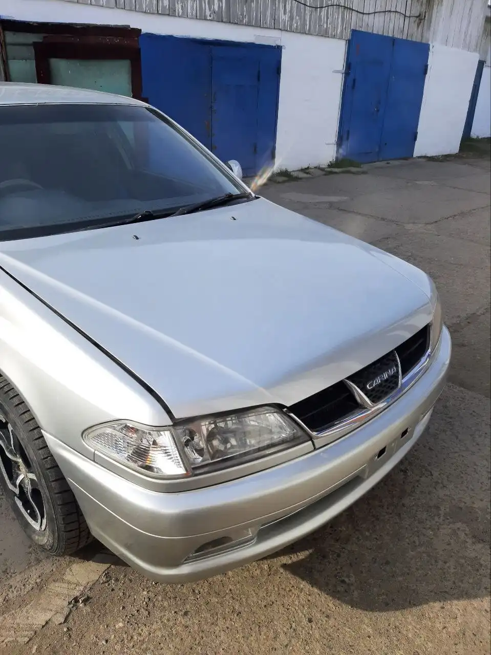 Продам Карину в отличном состоянии