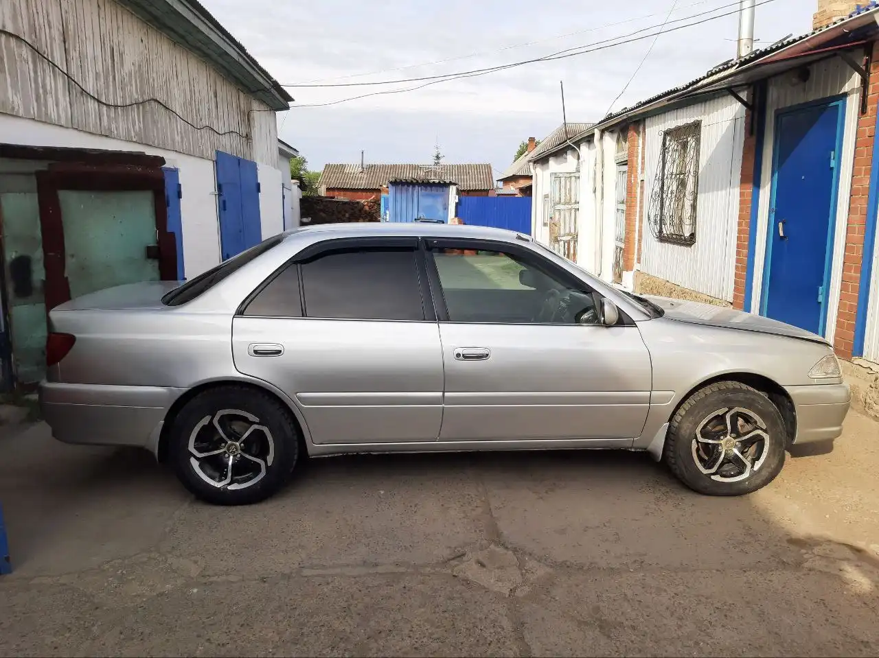 Продам Карину в отличном состоянии