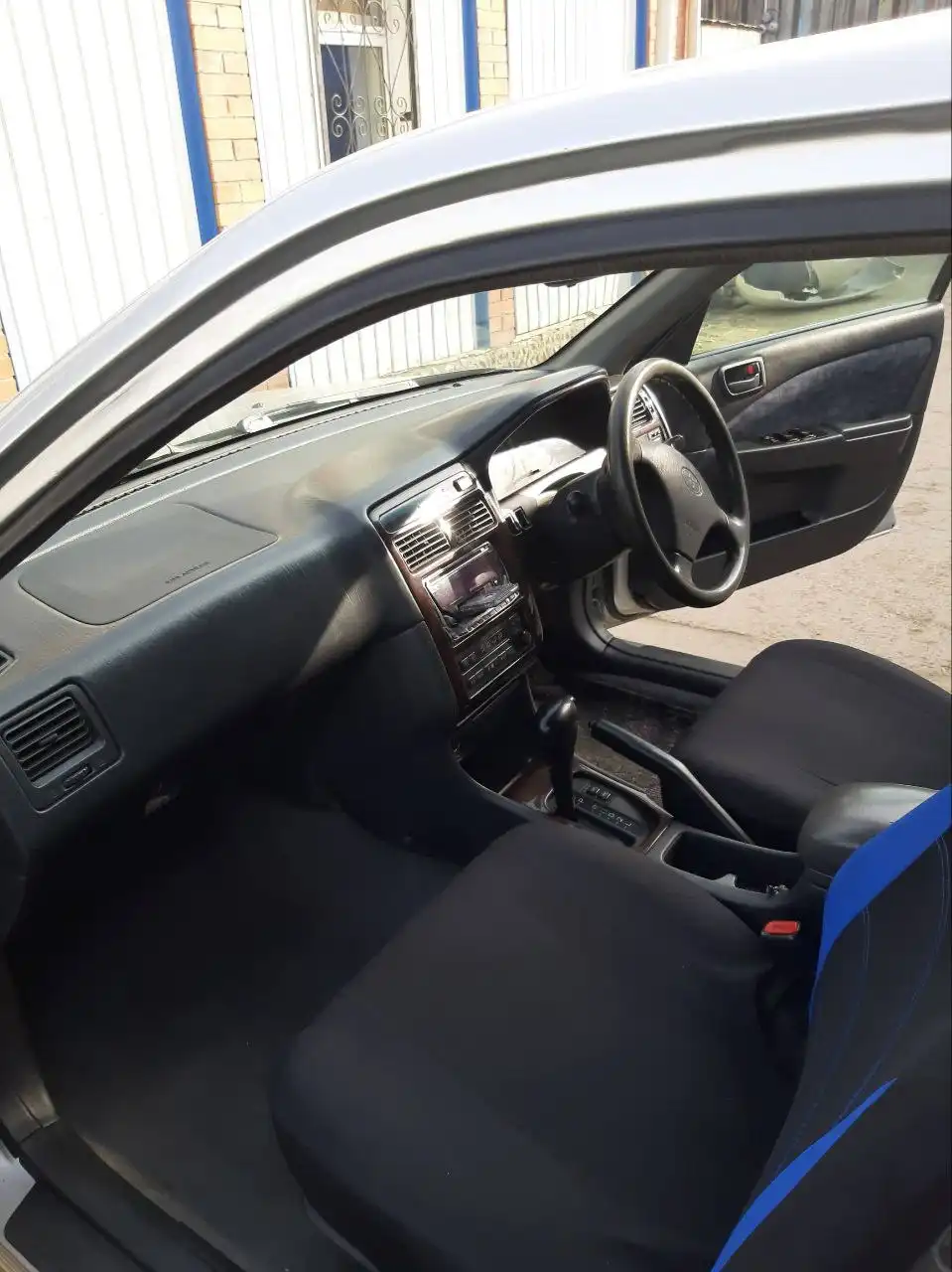 Продам Карину в отличном состоянии