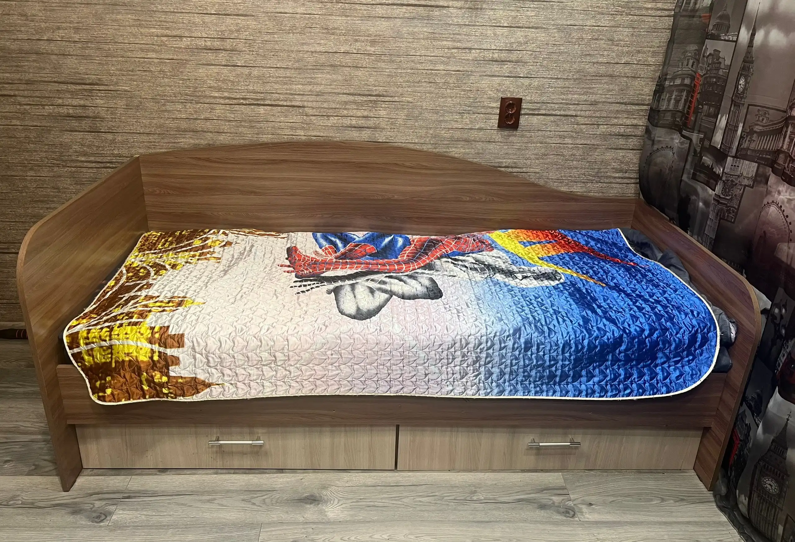 Продажа односпальной кровати с ортопедическим матрасом