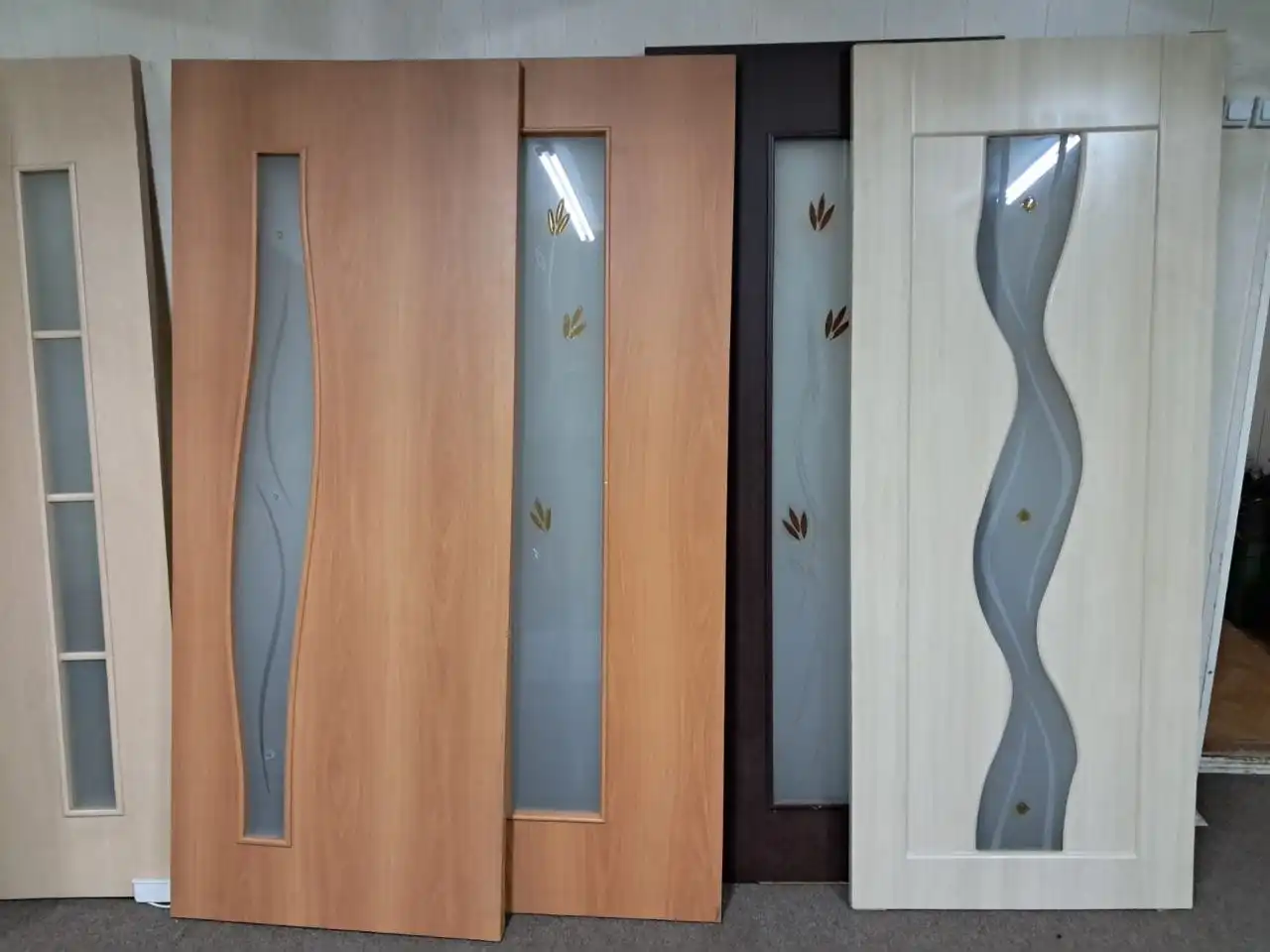 Продажа дверей выставочных с дефектами