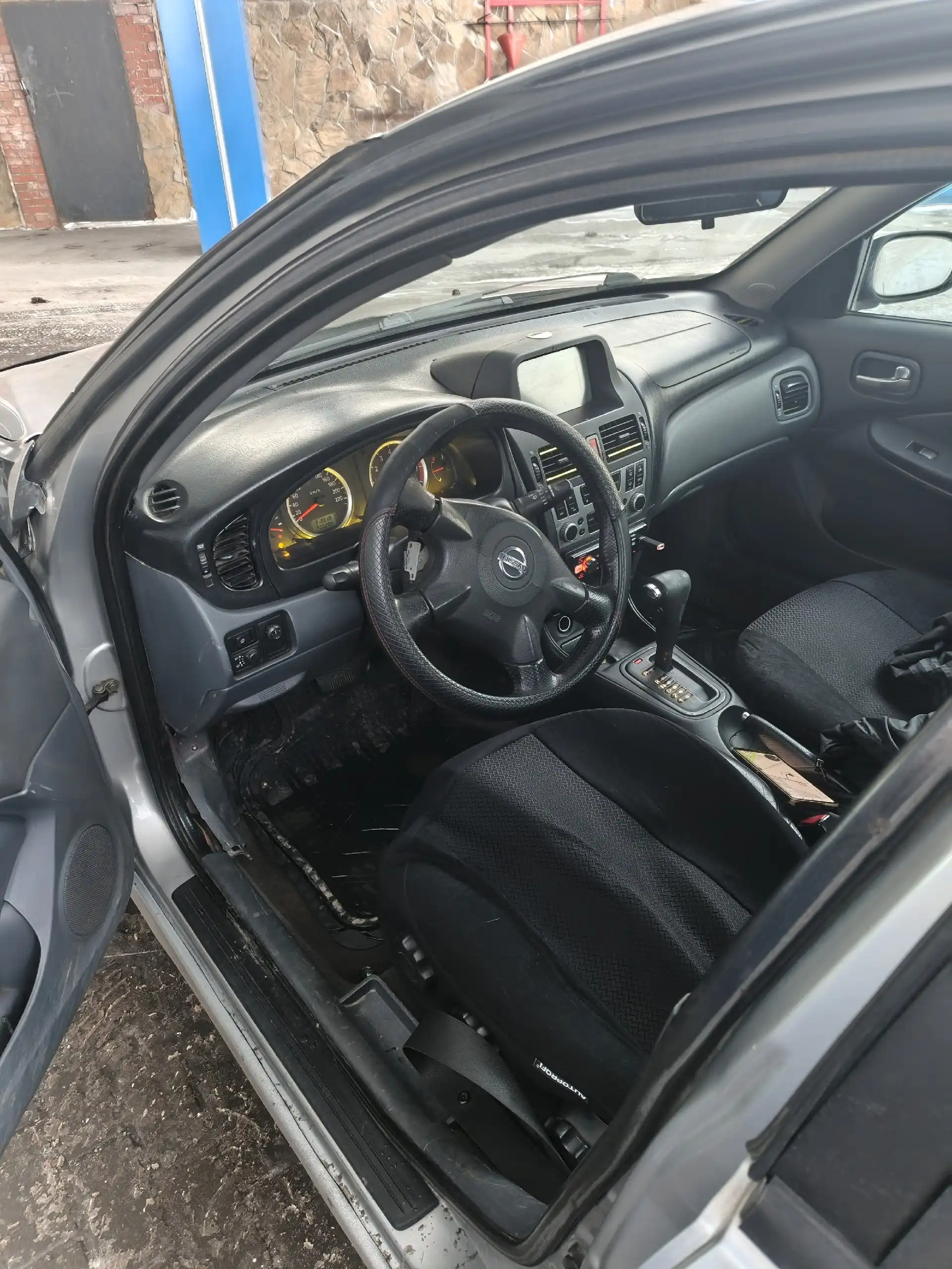 Продам Nissan Almera 2004 года люкс комплектация